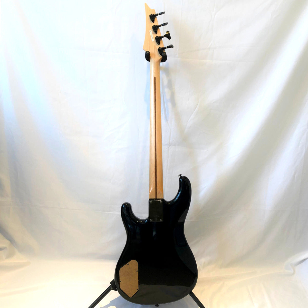 Shop Guitars and Basses Woodbury Music Shop