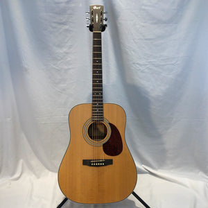 Cort Earth 70